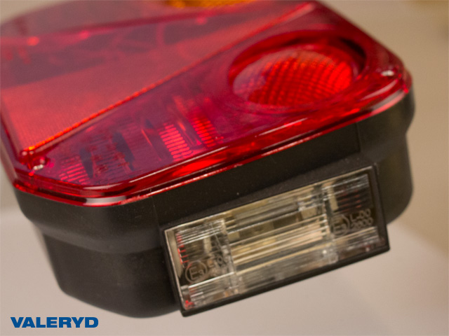 Tail light Radex 2800 Left 250x145x55 with number plate light, fog light. Bayonet connection 