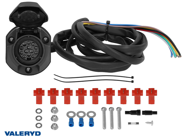 Pistorasia 13-napainen kaapelilla 1,5 m